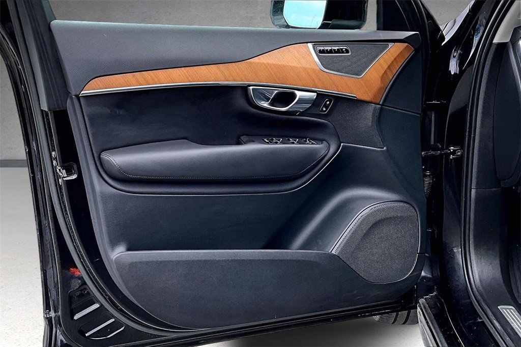 Certified 2023 Volvo XC90 B6 Plus image 19