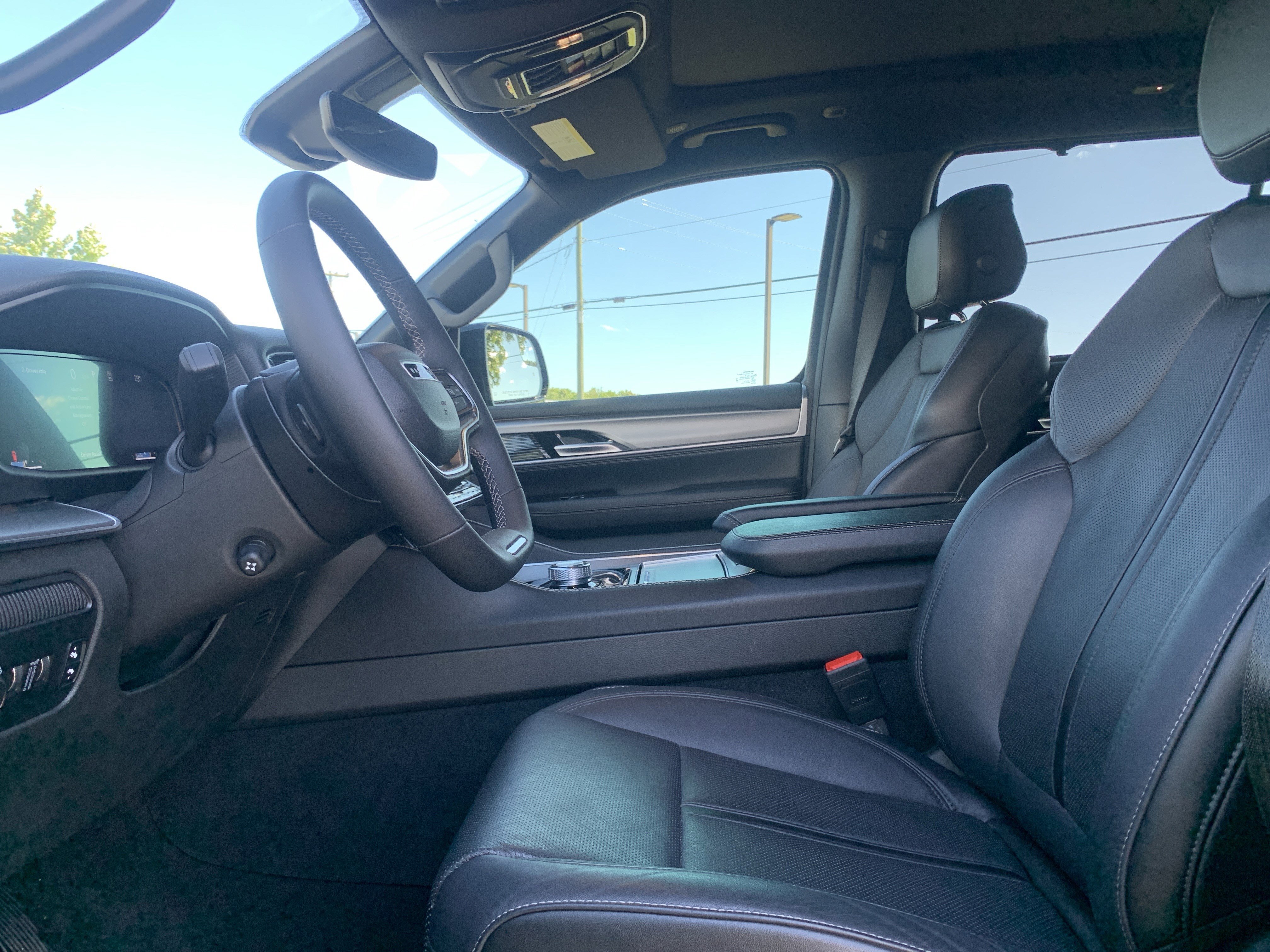 Used 2024 Jeep Wagoneer Series II w/ Convenience Group I RWD image 16