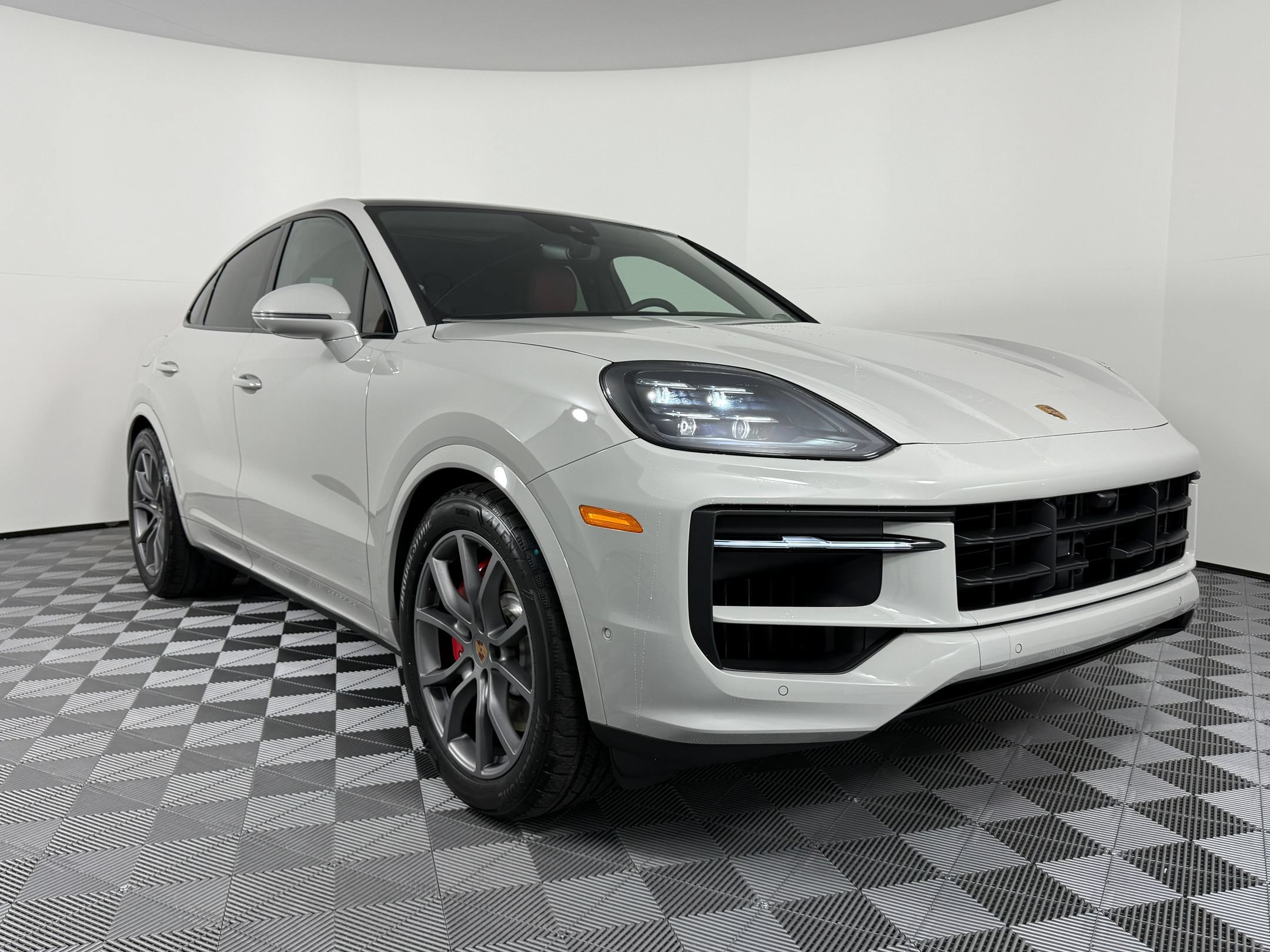 Certified 2026 Porsche Cayenne S AWD/4WD image 7