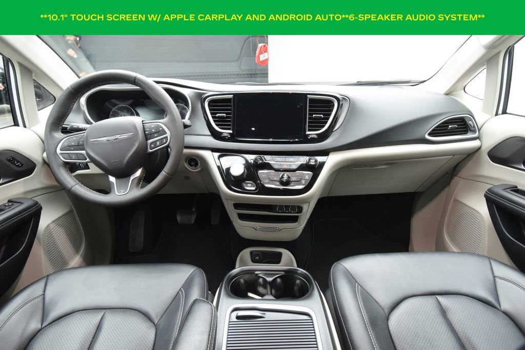 Used 2024 Chrysler Pacifica Touring-L image 4