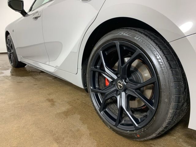 Used 2025 Lexus IS 500 w/ F-Sport Performance image 15