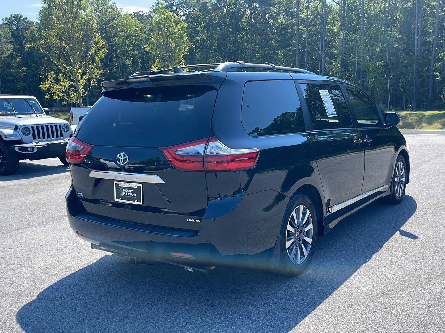 Used 2020 Toyota Sienna Limited Premium FWD image 7