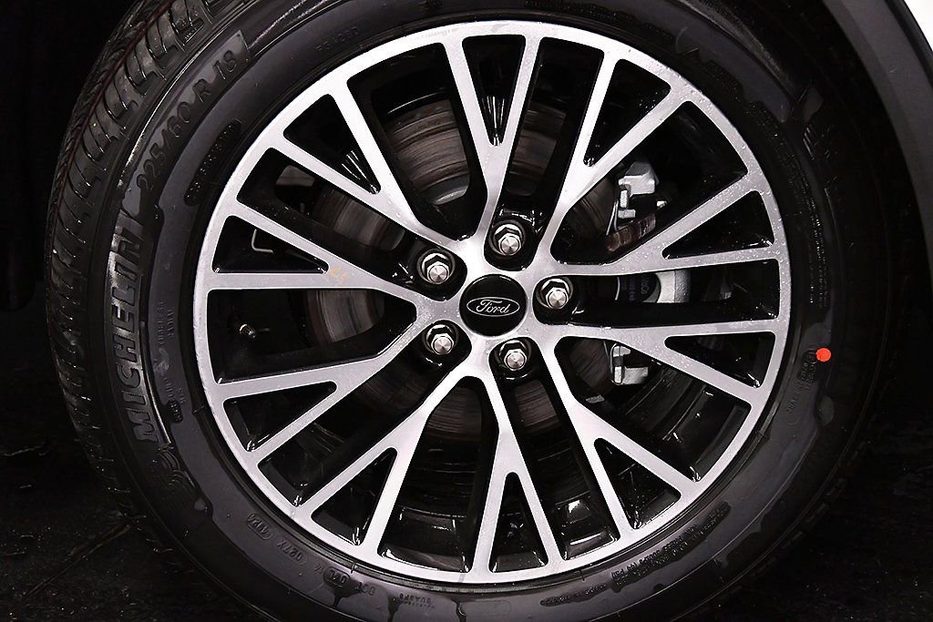 New 2025 Ford Escape SE w/ PHEV Premium Package image 9