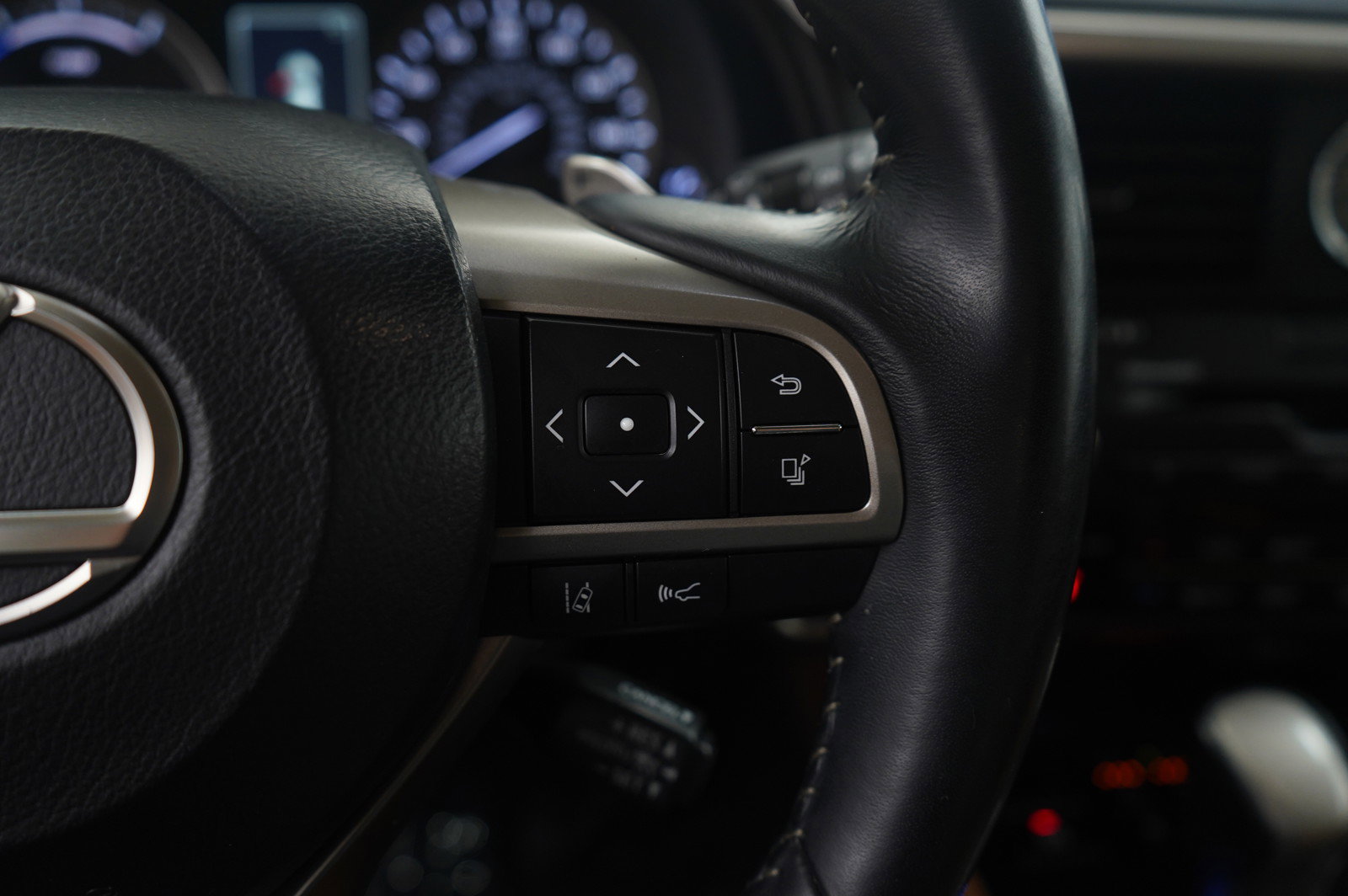 Used 2022 Lexus RX 450h AWD w/ Premium Package image 19