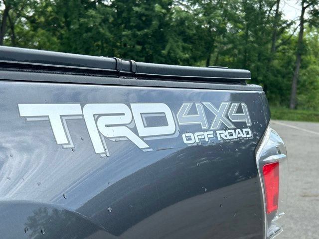 Used 2020 Toyota Tacoma TRD Off-Road w/ TRD Premium Off Road Package AWD/4WD image 18