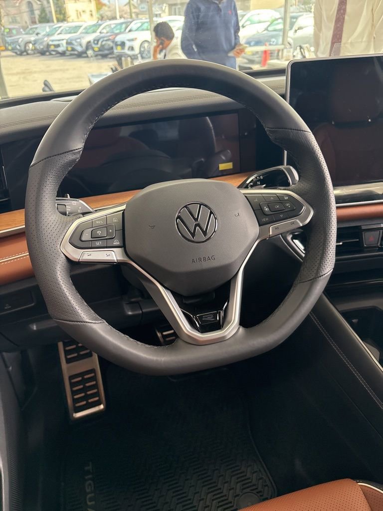 New 2026 Volkswagen Tiguan SEL R-Line image 6