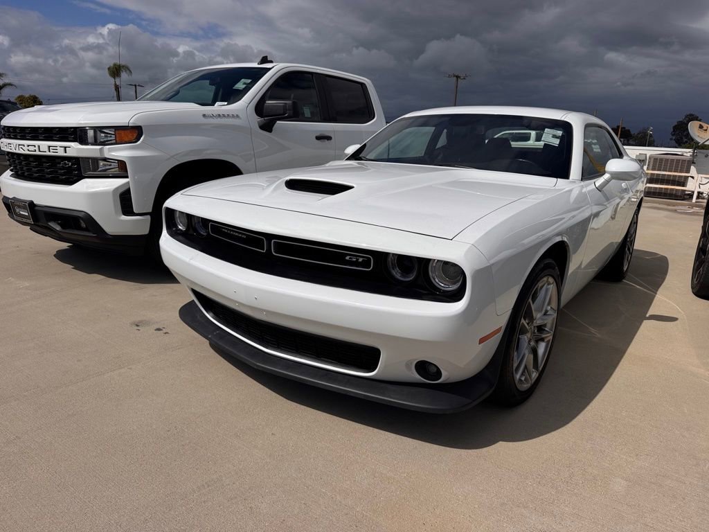 Used 2022 Dodge Challenger GT image 3