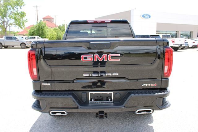 Used 2025 GMC Sierra 1500 AT4 w/ AT4 Premium Package AWD/4WD image 6