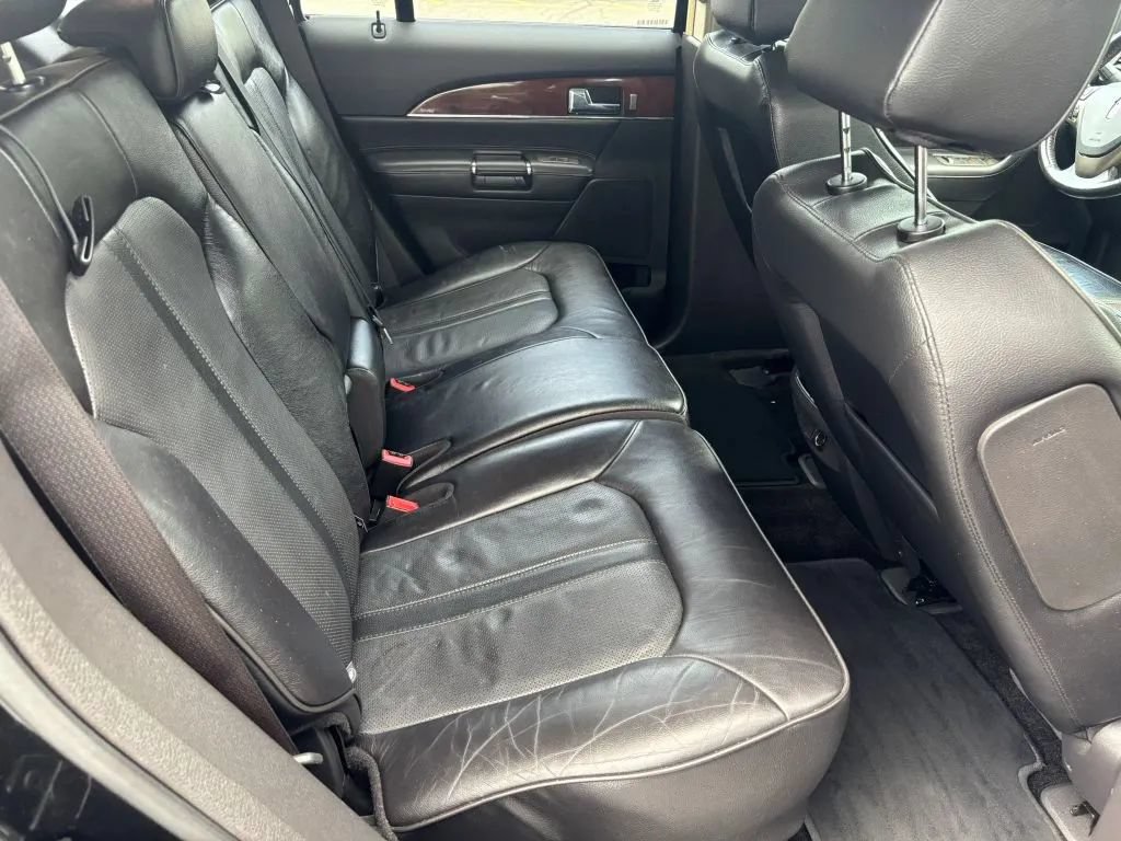 Used 2015 Lincoln MKX AWD w/ Equipment Group 102A image 16