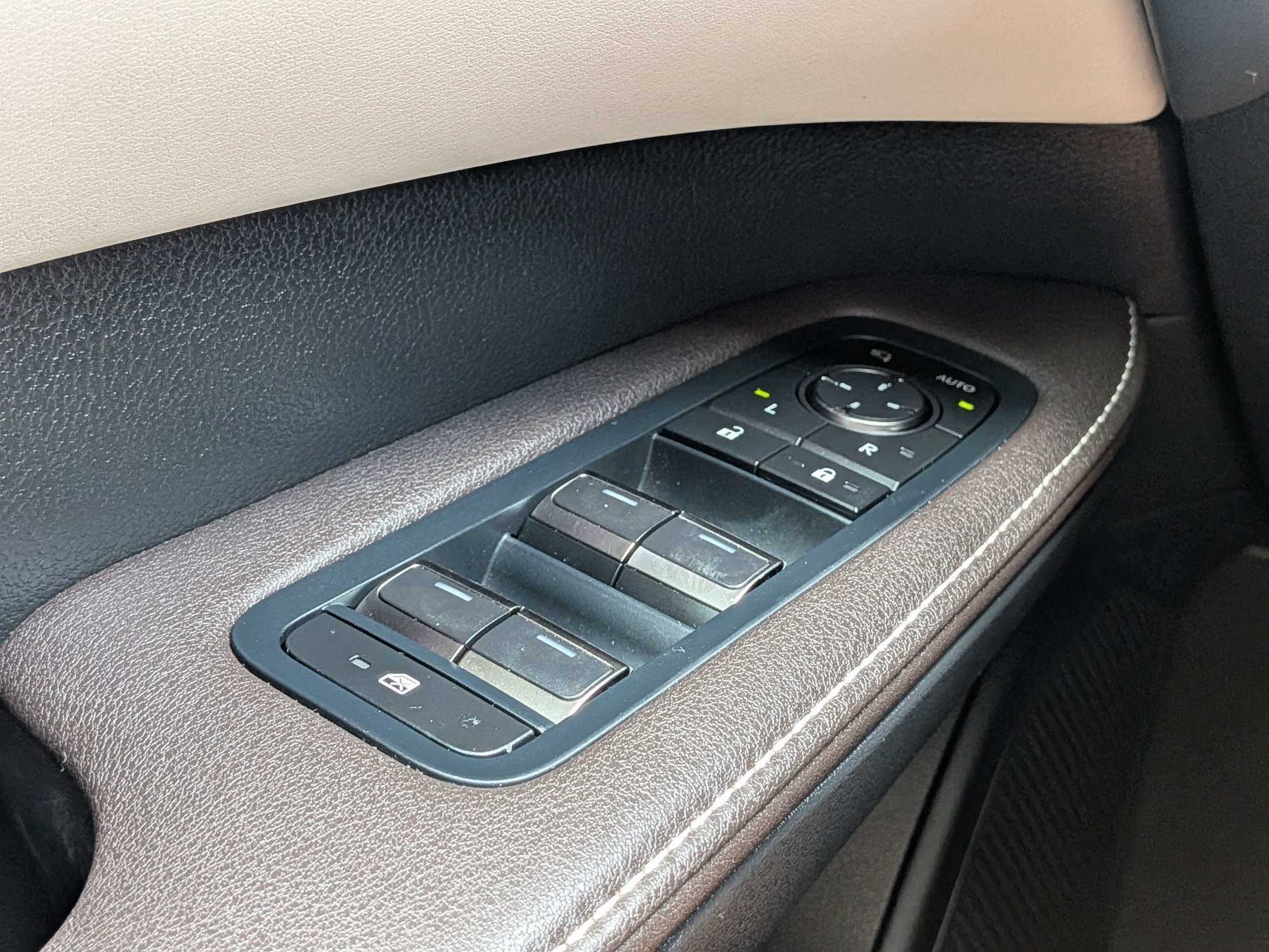 Used 2023 Lexus RX 350 FWD w/ Cold Area Package image 28