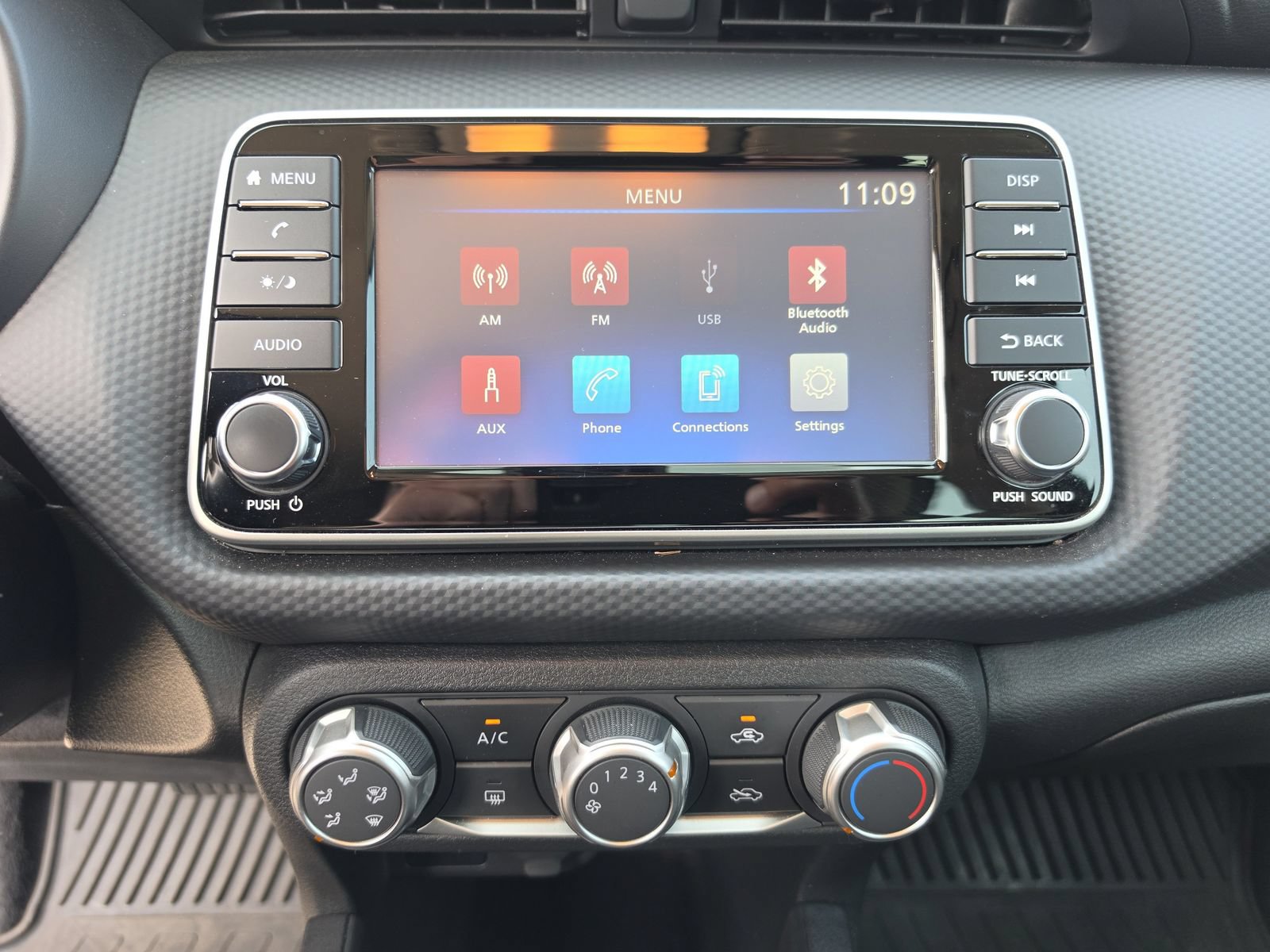 Used 2023 Nissan Kicks S FWD image 25