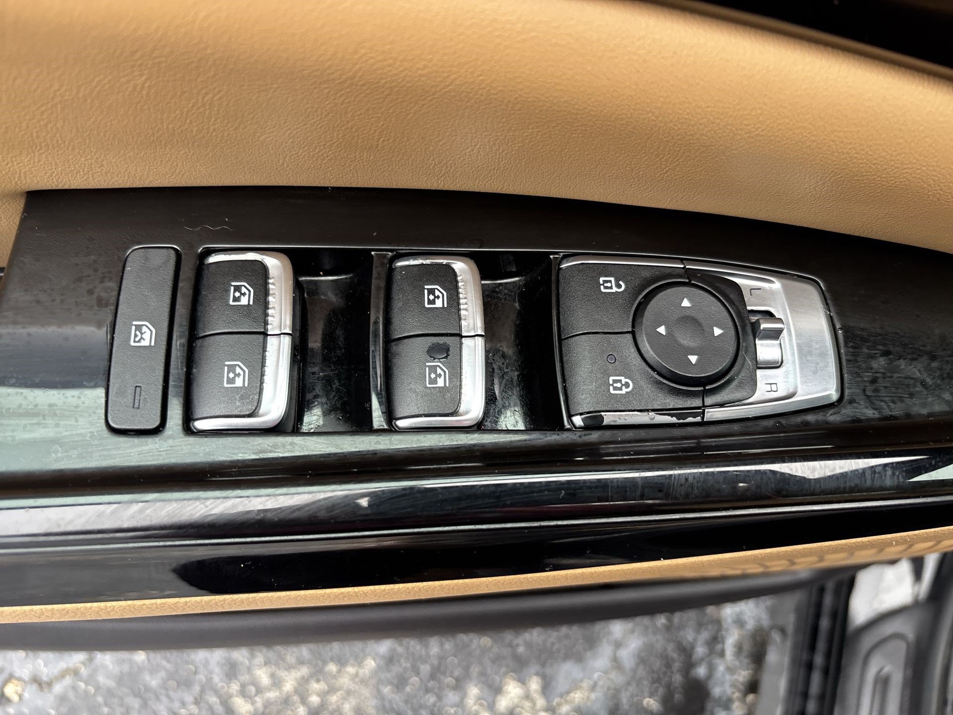 Used 2022 Kia Carnival EX FWD image 15