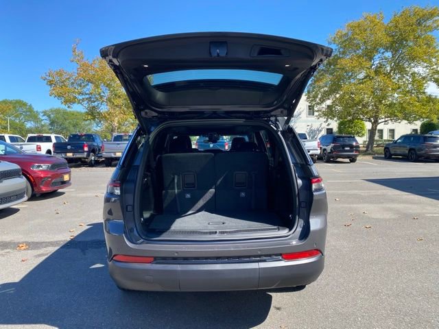 New 2025 Jeep Grand Cherokee L Limited w/ Black Appearance Package image 15