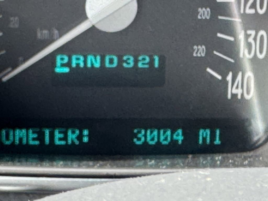 Used 2004 Chevrolet SSR Base w/ Preferred Equipment Group image 22