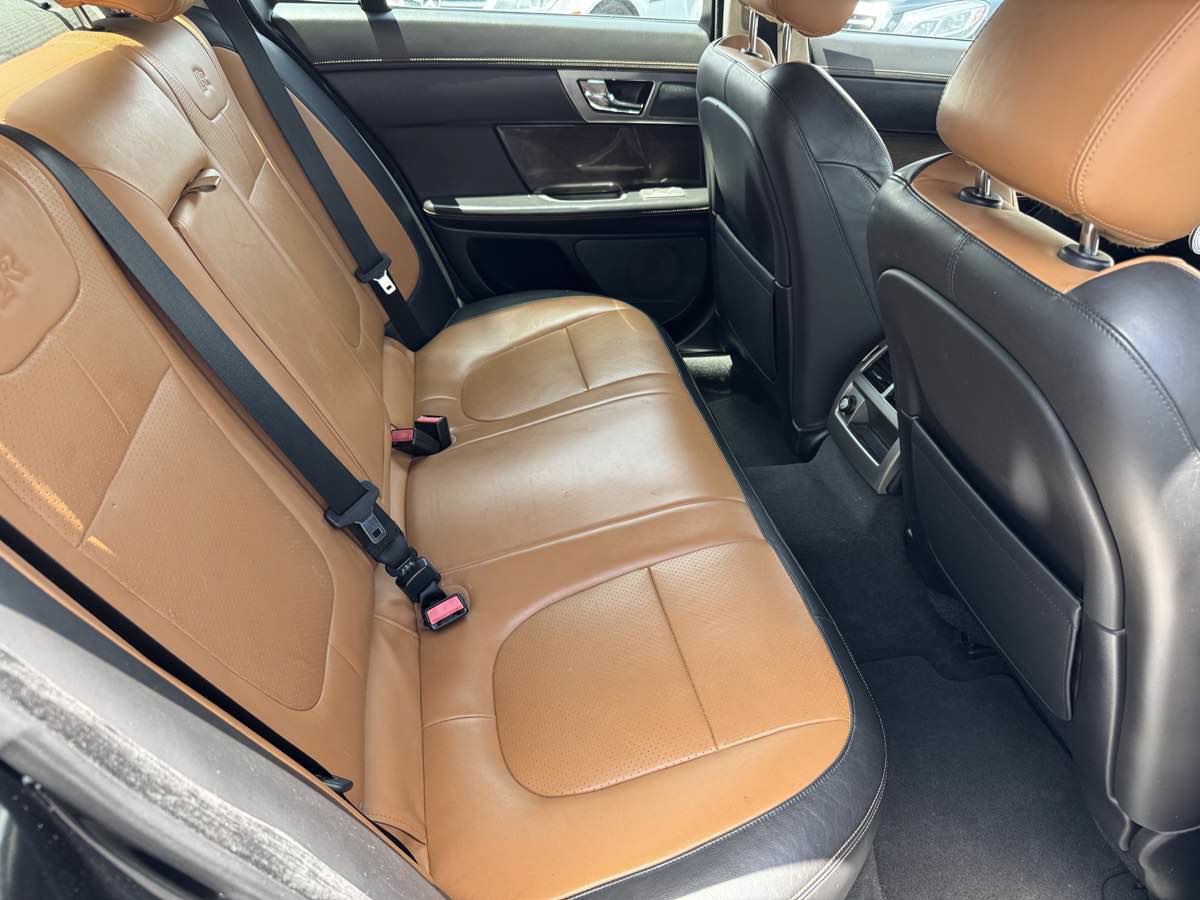 Used 2011 Jaguar XF R RWD image 17