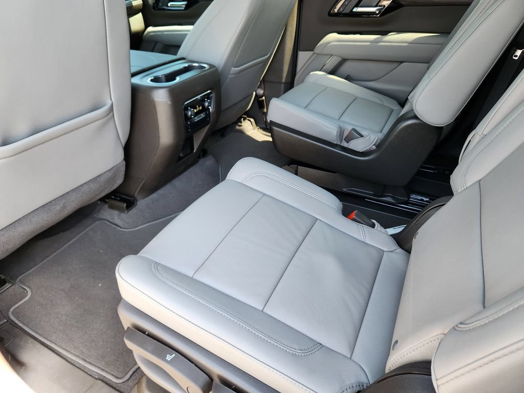 New 2026 Chevrolet Suburban LT w/ Comfort Package AWD/4WD image 10
