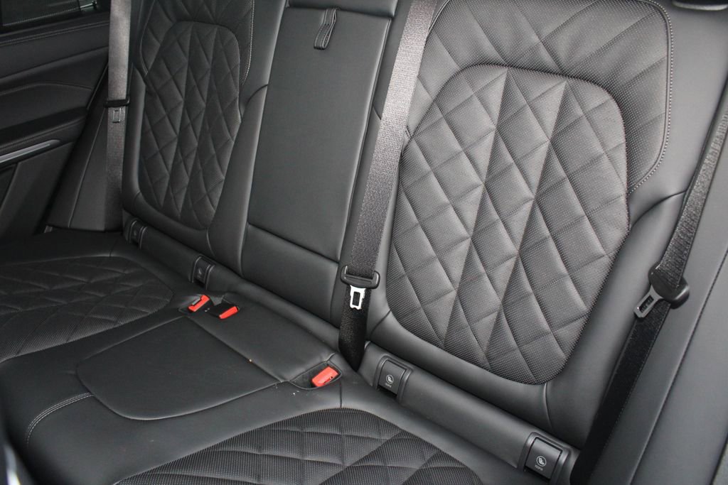 New 2026 BMW X5 xDrive50e image 21