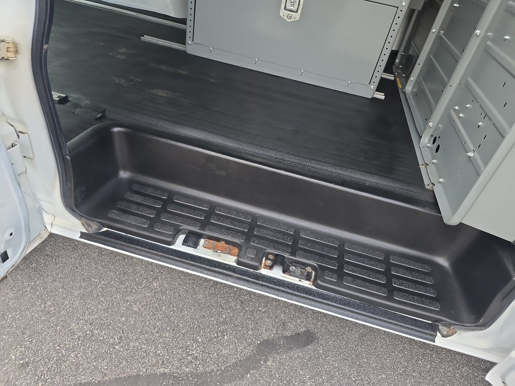 Used 2017 Chevrolet Express 2500 RWD image 13