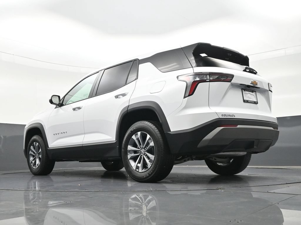 Used 2026 Chevrolet Equinox LT w/ Safety and Technology Package FWD image 27