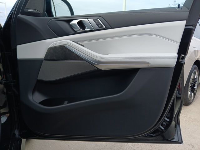 New 2026 BMW X5 sDrive40i image 17