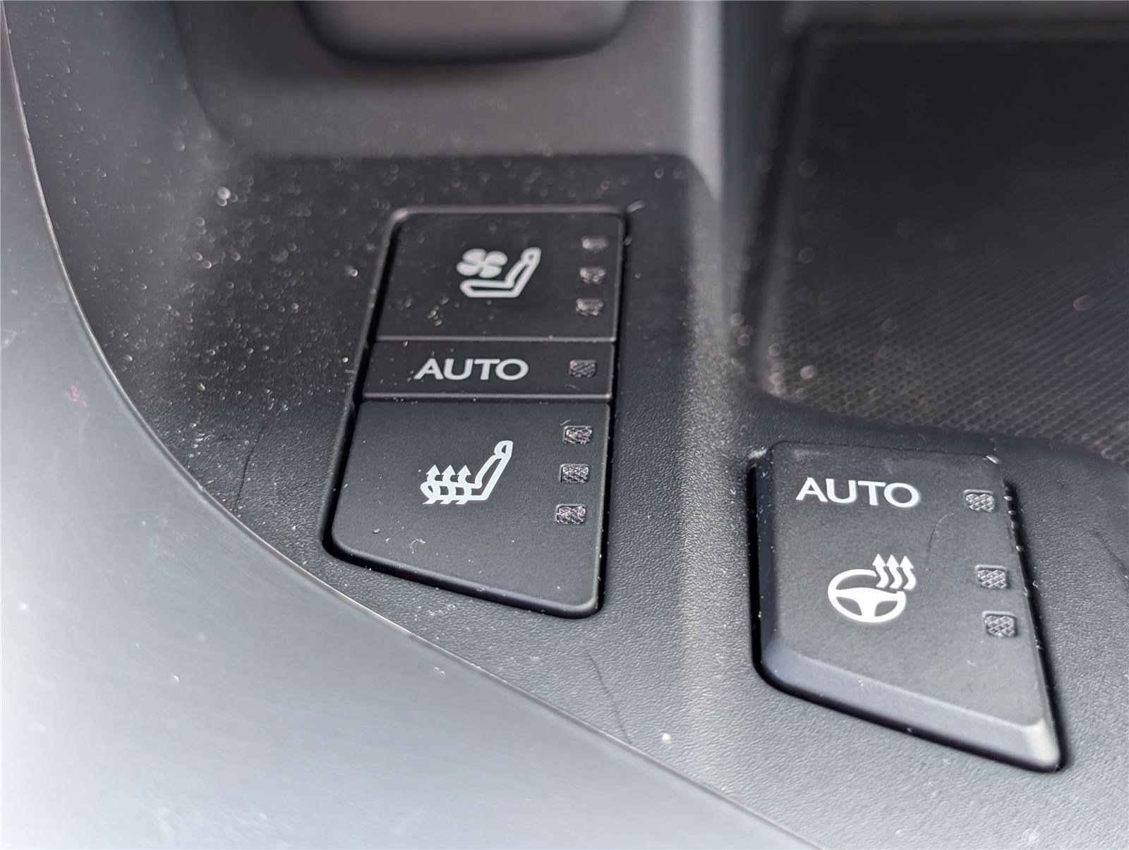 Used 2023 Lexus LX 600 4WD w/ Interior Upgrade Package image 30