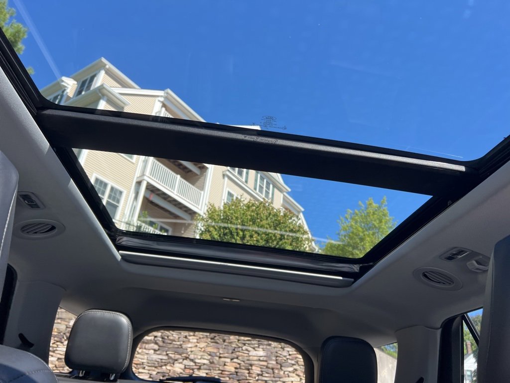 Used 2022 Ford Explorer XLT w/ Equipment Group 202A image 20