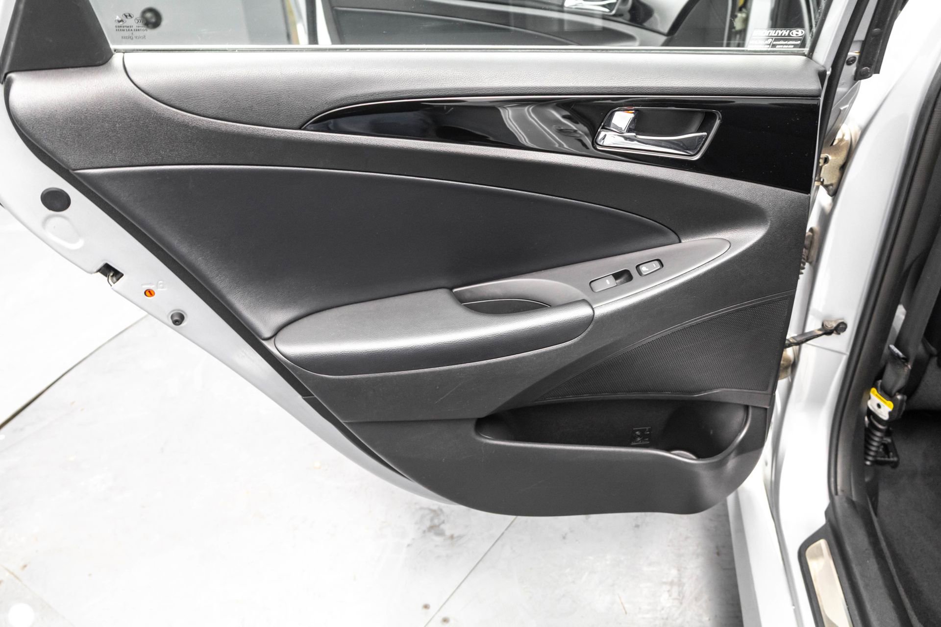 Used 2014 Hyundai Sonata Limited w/ Technology Package 05 image 32