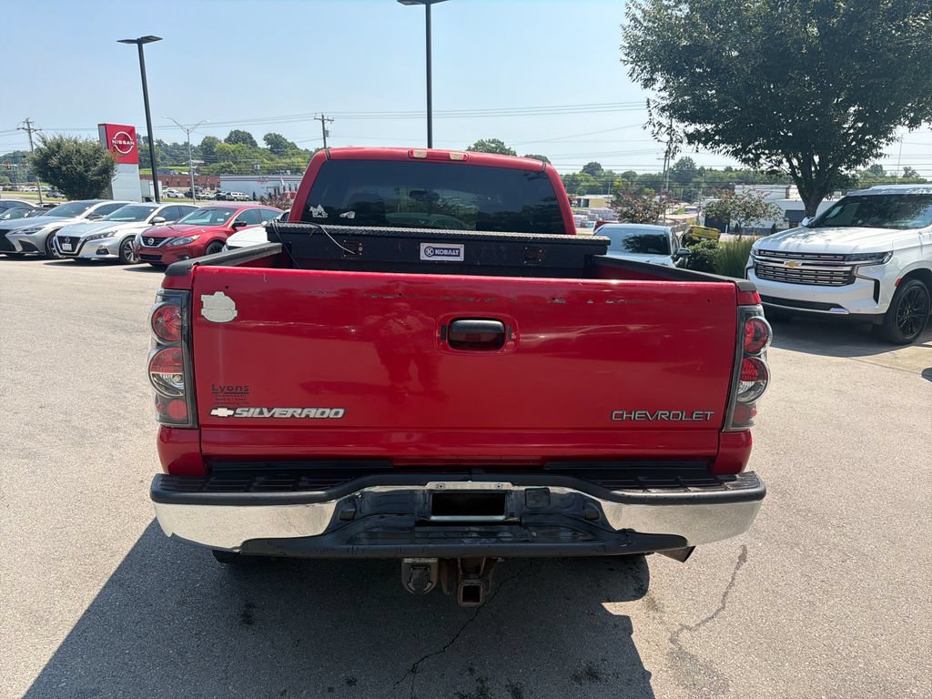 Used 2005 Chevrolet Silverado 2500 LS AWD/4WD image 5
