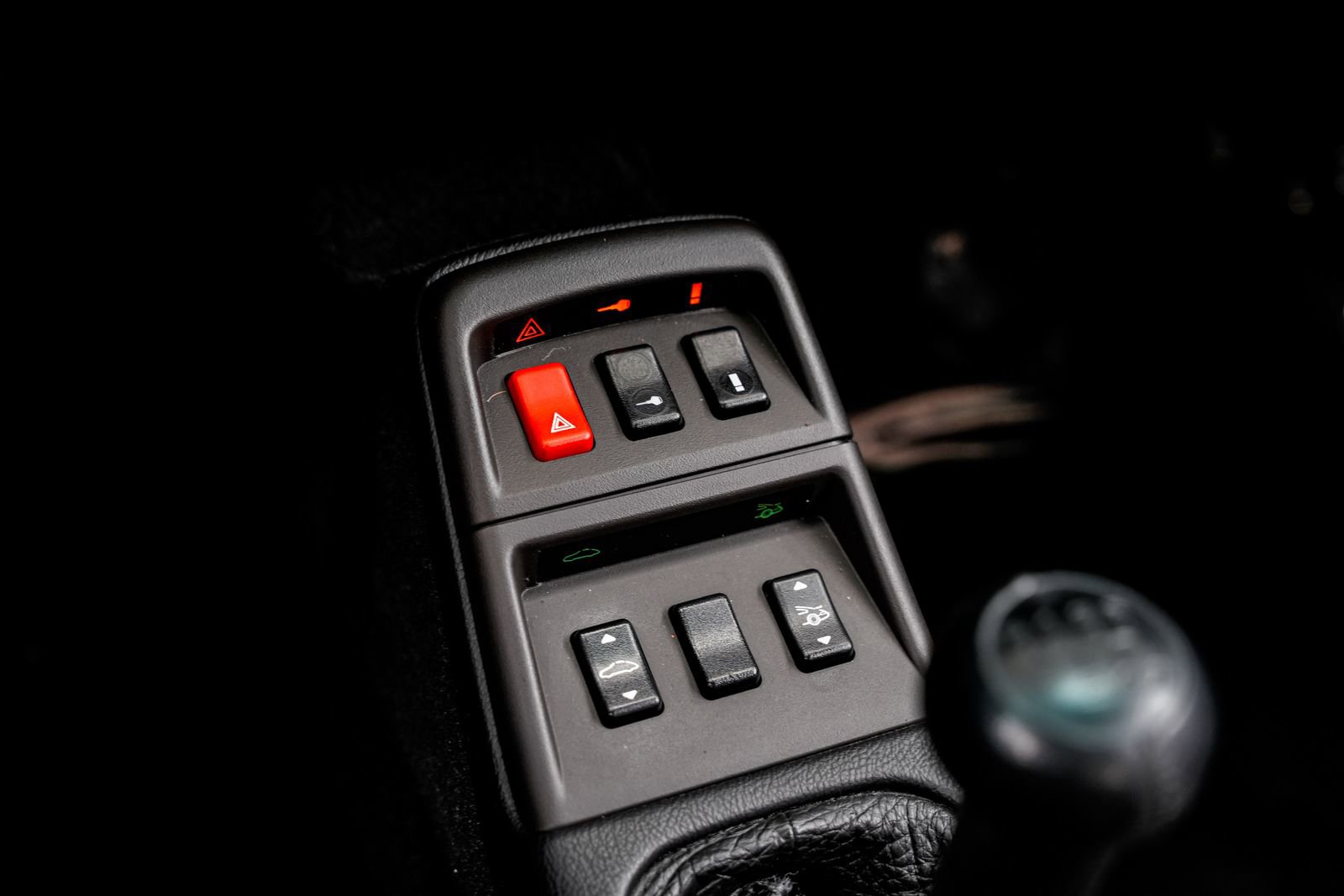Used 1995 Porsche 911 Carrera RWD image 17