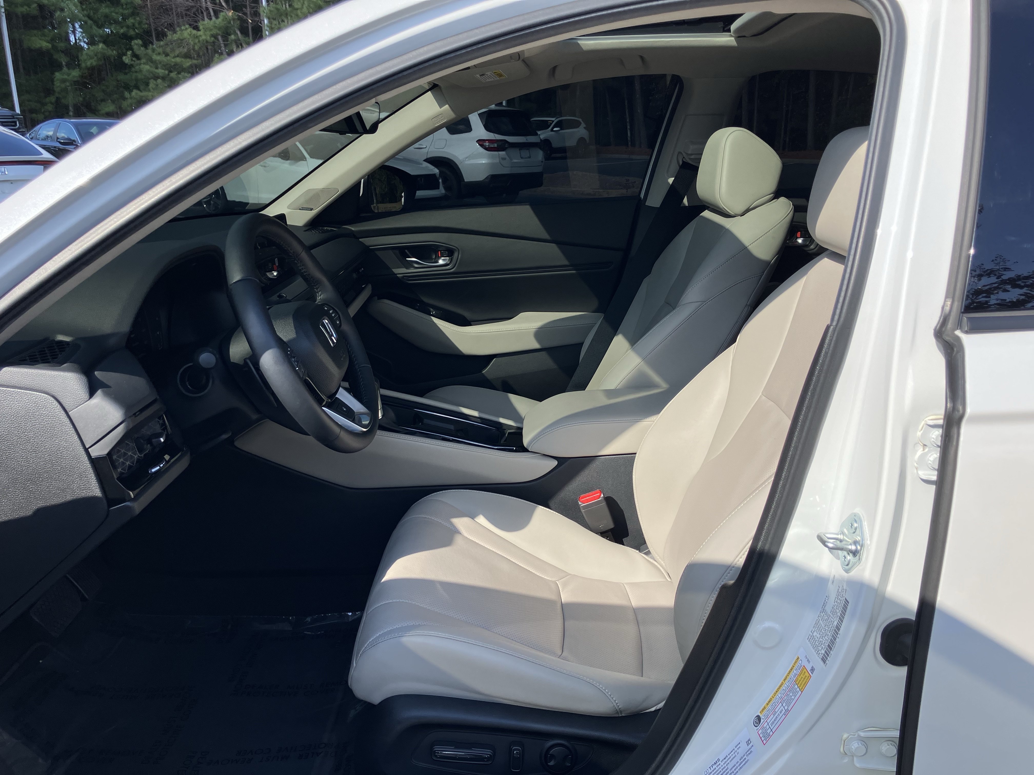 Used 2025 Honda Accord Touring image 16