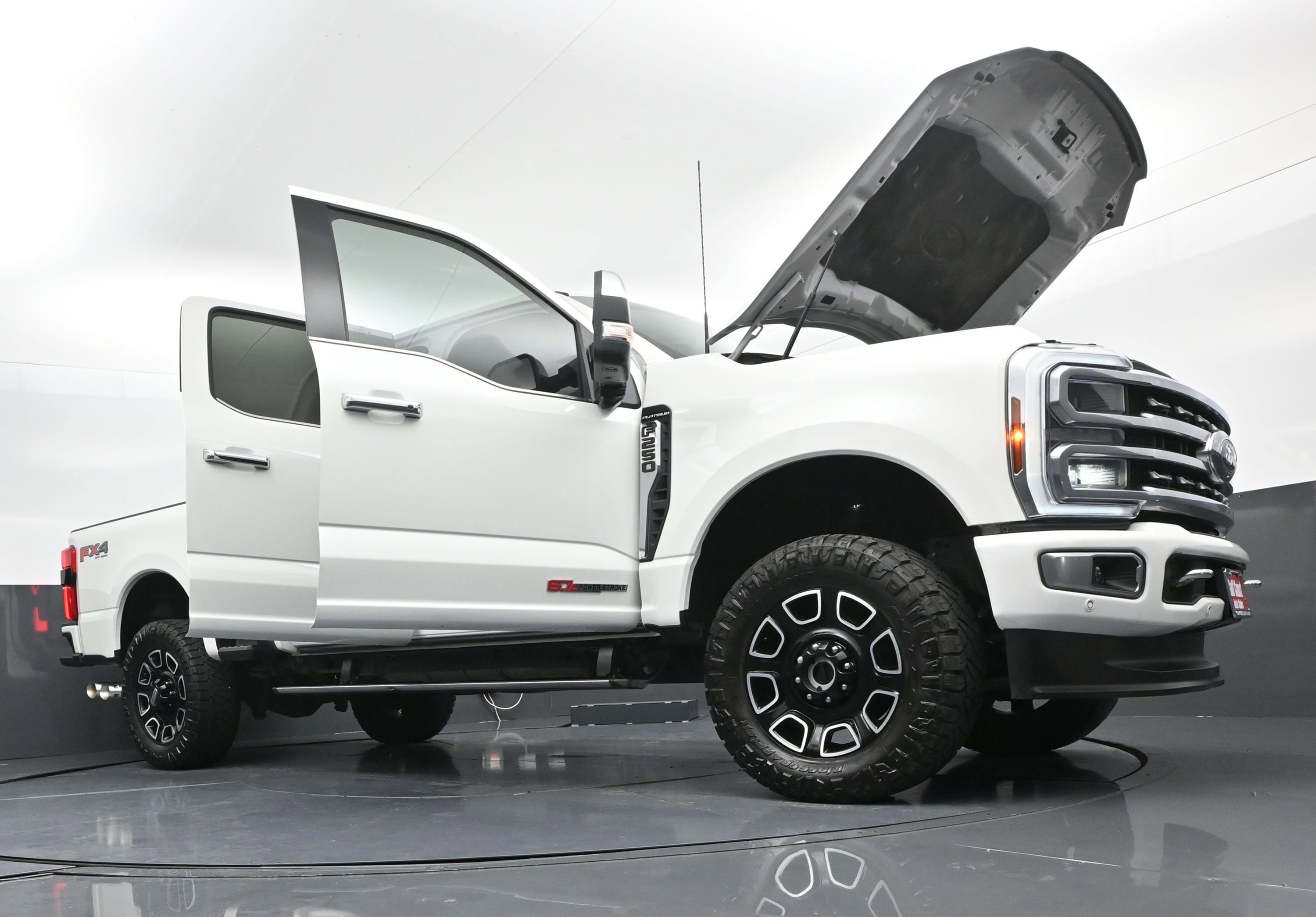 Used 2024 Ford F250 Platinum image 46