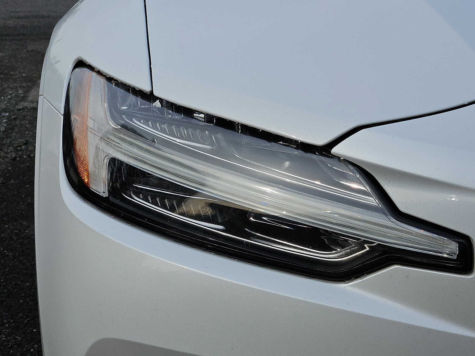 Used 2019 Volvo S60 T6 Momentum image 4