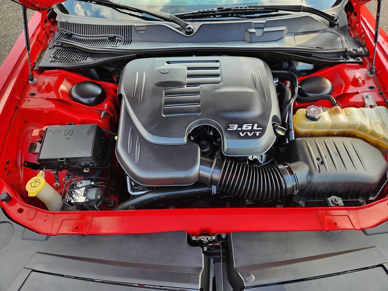 Used 2019 Dodge Challenger SXT AWD/4WD image 24