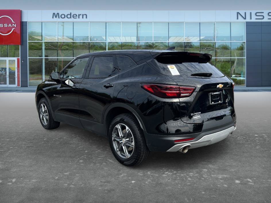 Used 2025 Chevrolet Blazer LT FWD image 7