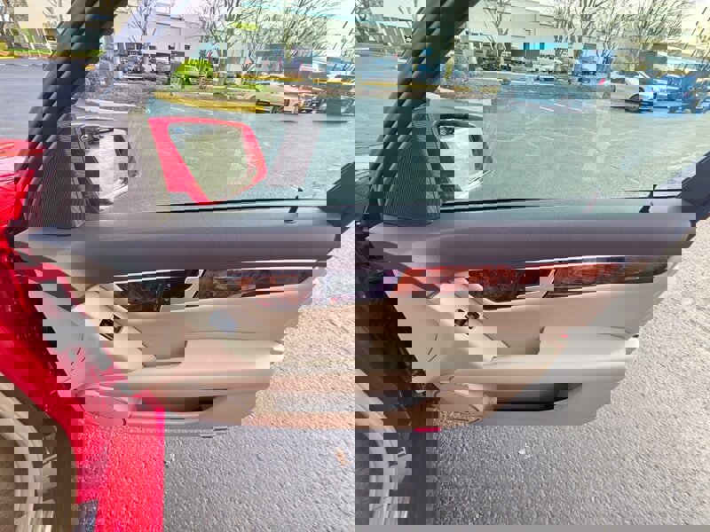 Used 2013 Mercedes-Benz C 300 4MATIC Sedan image 50