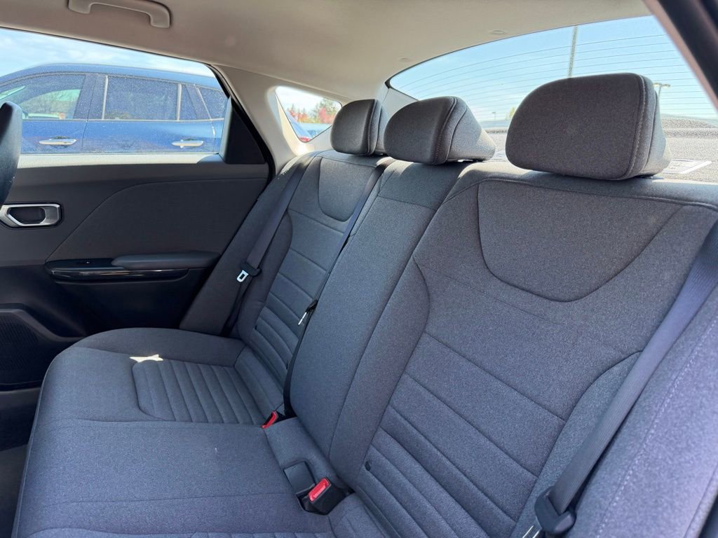 Used 2025 Kia K4 EX image 30