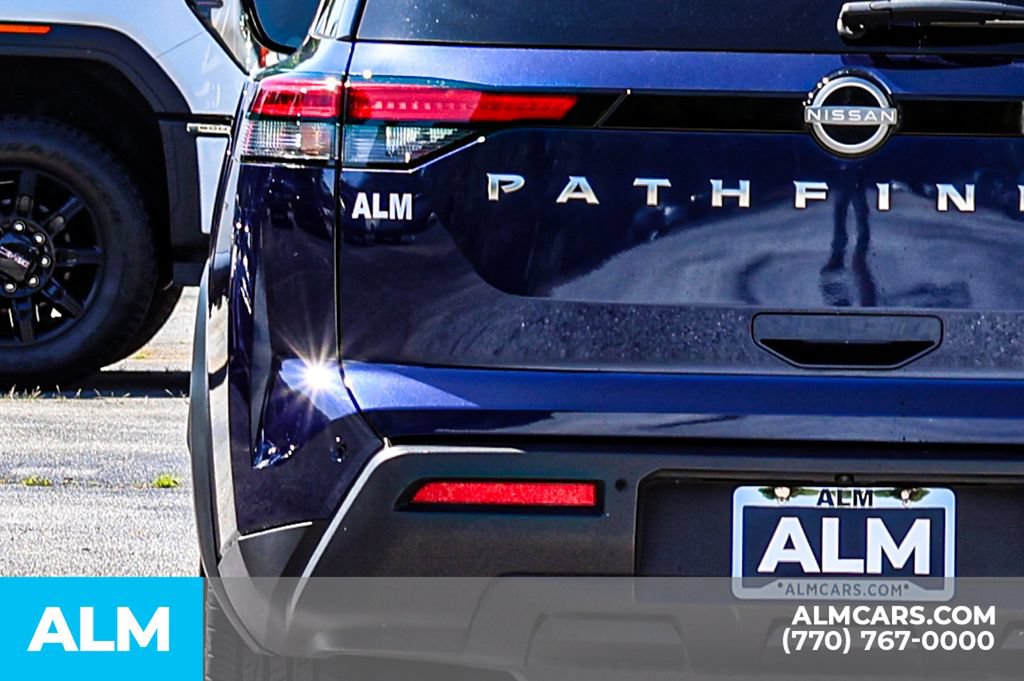 Used 2025 Nissan Pathfinder SV FWD image 13