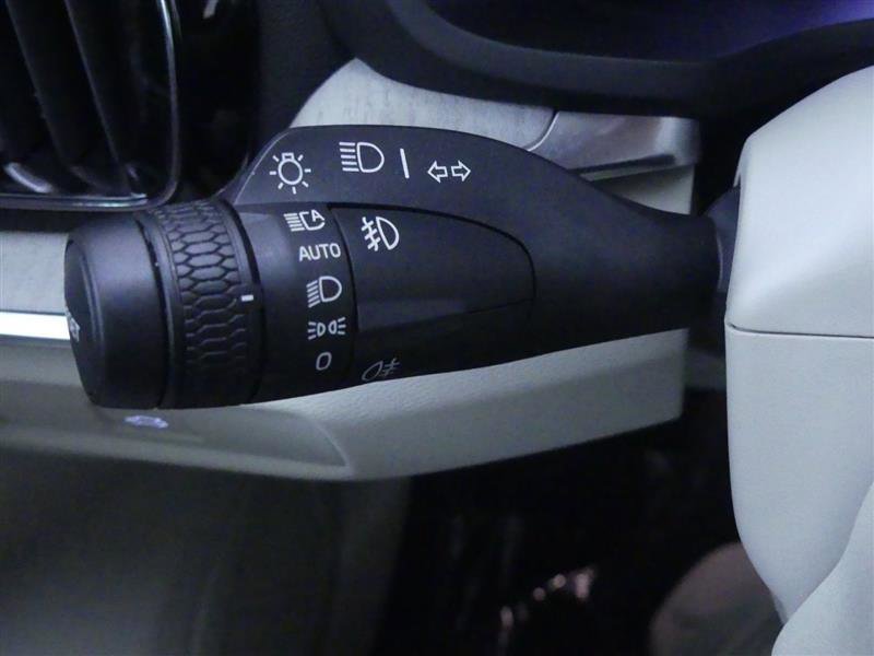 Used 2024 Volvo S60 B5 Plus image 19