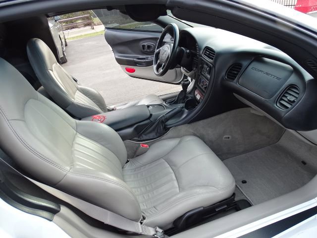 Used 1997 Chevrolet Corvette Coupe image 10