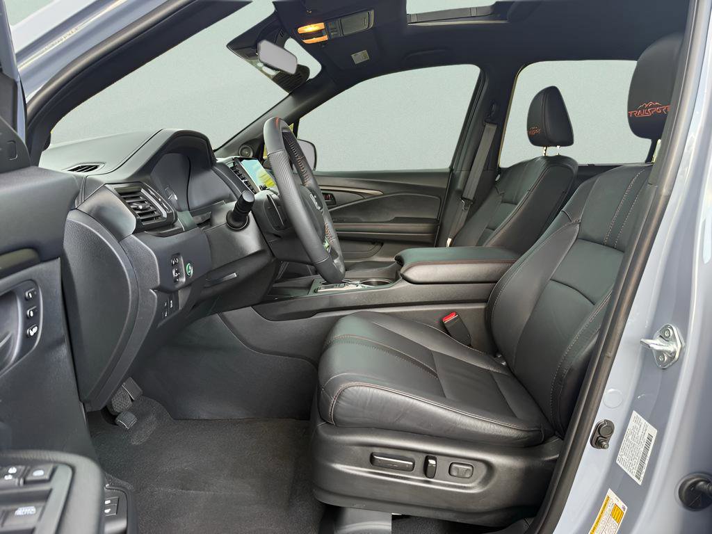 Certified 2025 Honda Passport TrailSport image 21