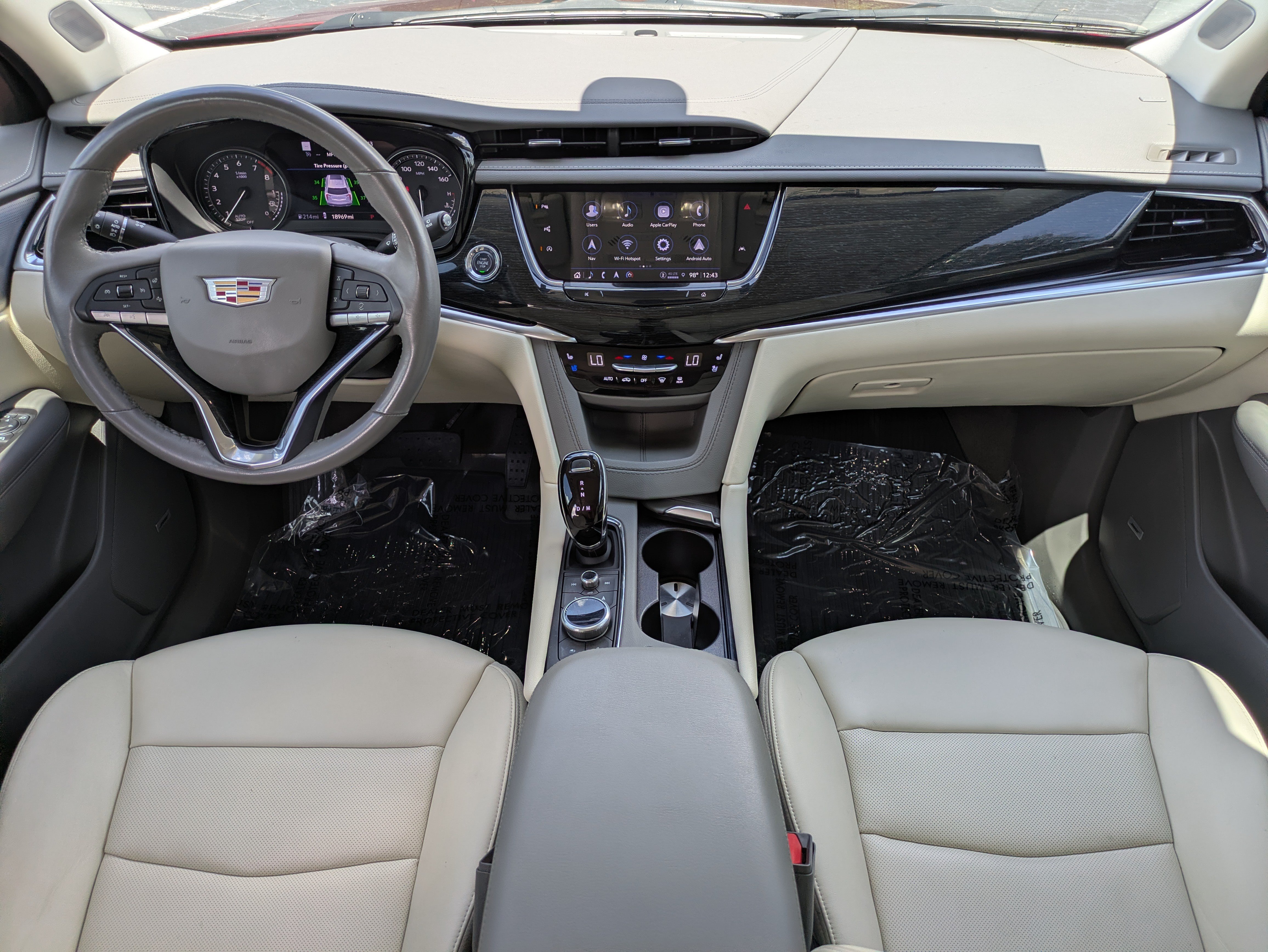 Certified 2024 Cadillac XT6 Premium Luxury w/ Technology Package FWD image 14