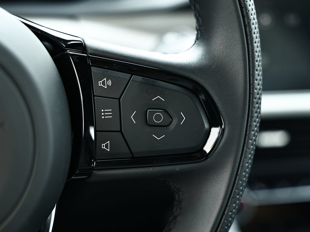 Used 2025 Lotus Emira RWD image 43