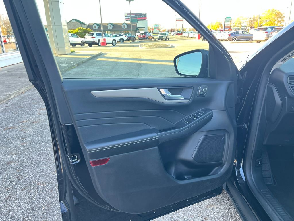 Used 2021 Ford Escape SEL w/ Technology Package image 12