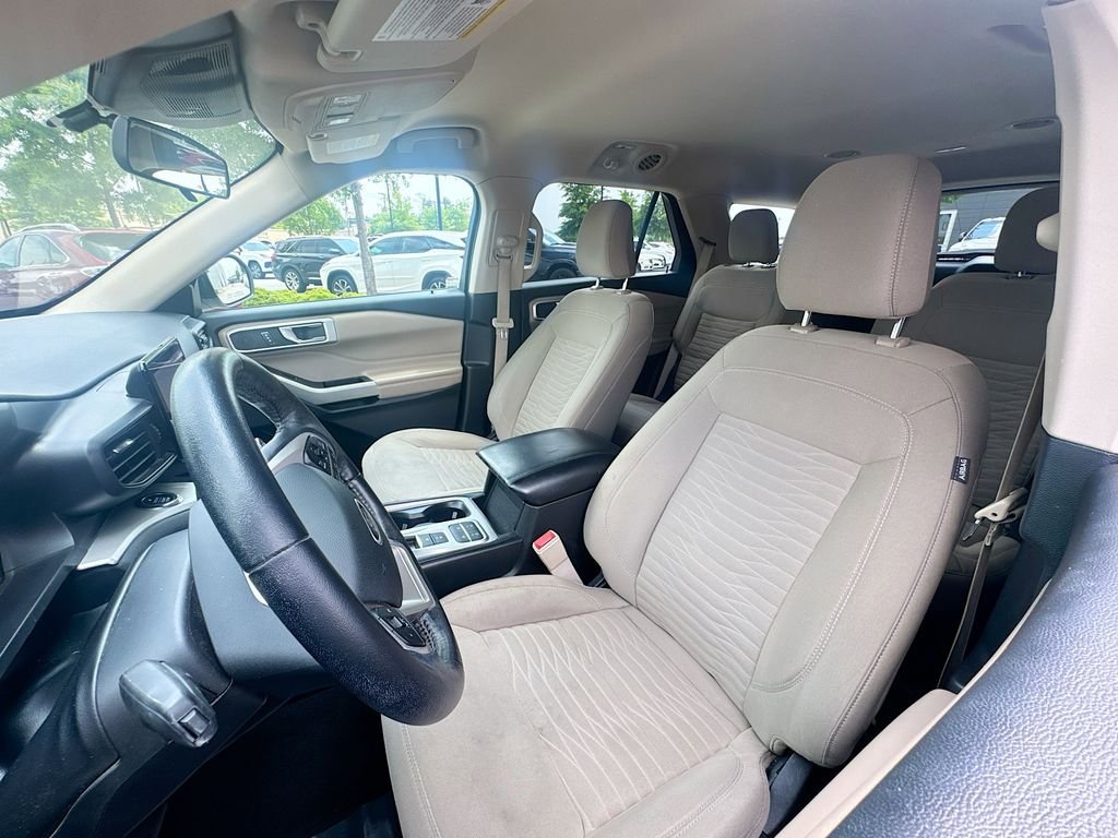 Used 2021 Ford Explorer XLT RWD image 10
