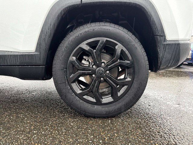 Used 2025 Jeep Compass Latitude AWD/4WD image 15