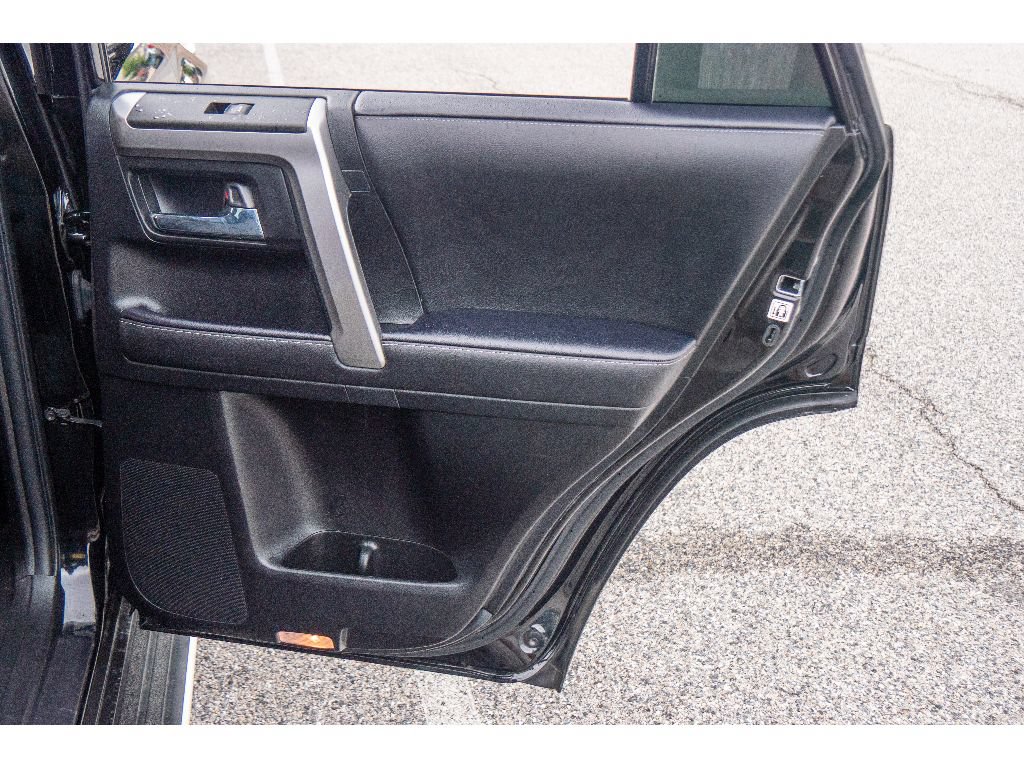 Used 2022 Toyota 4Runner SR5 Premium w/ Moonroof Package AWD/4WD image 22
