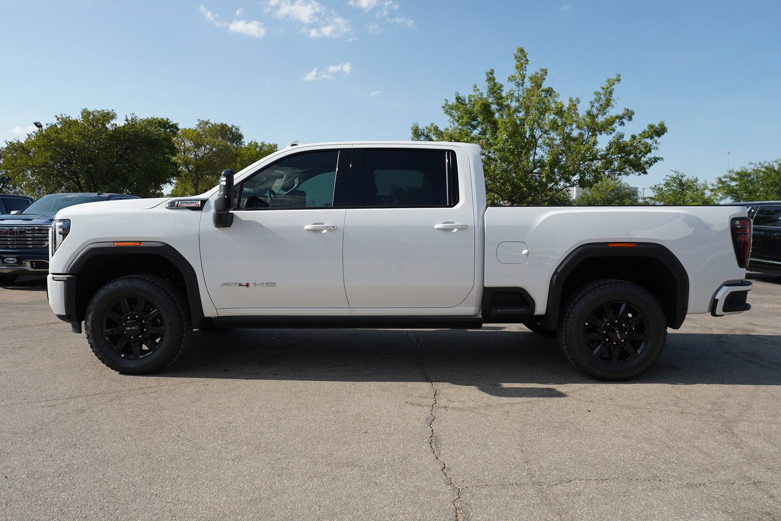 New 2026 GMC Sierra 2500 AT4 w/ AT4 Premium Plus Package AWD/4WD image 4