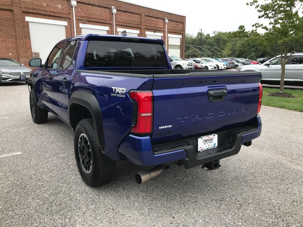 Used 2024 Toyota Tacoma TRD Off-Road AWD/4WD image 5