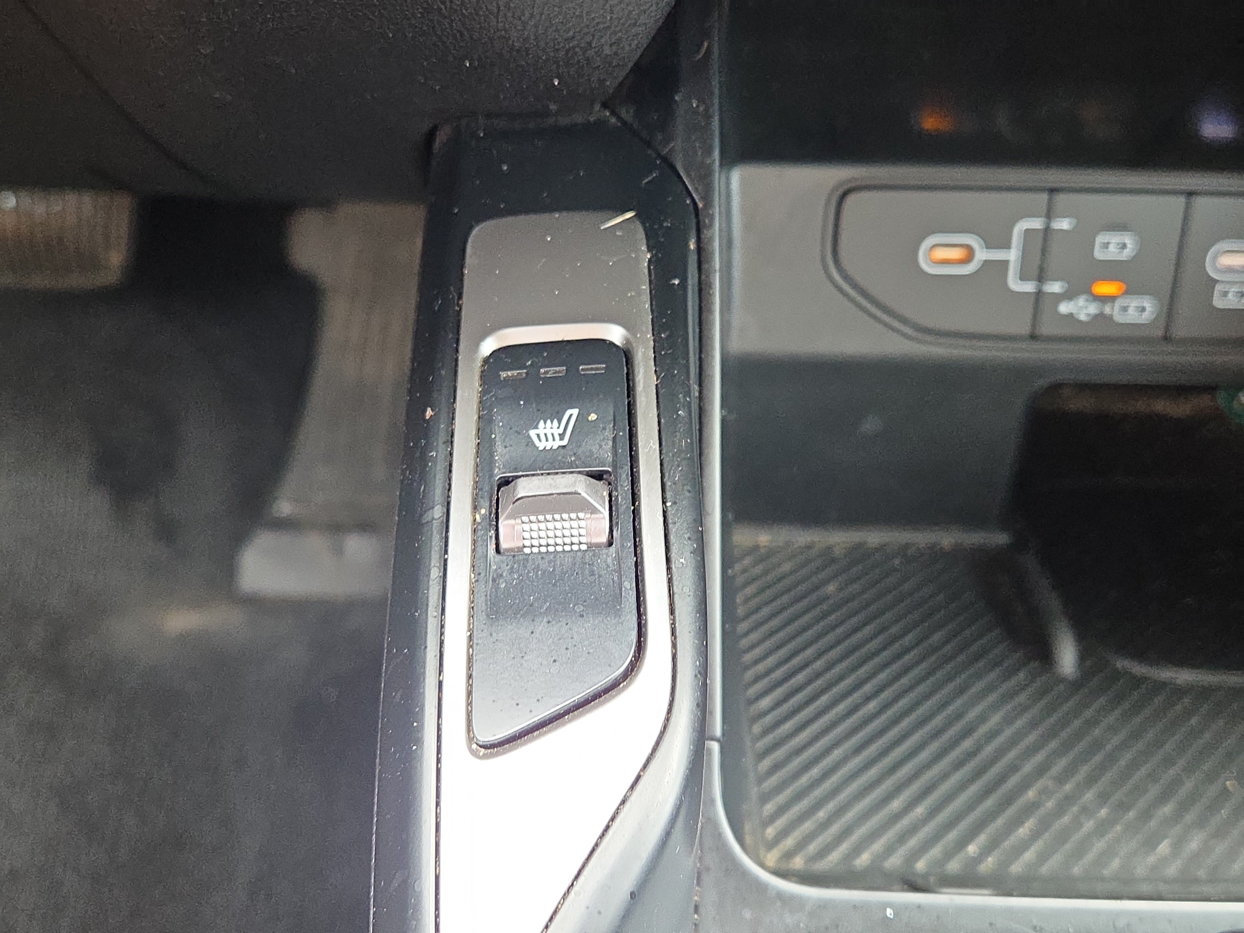 Used 2024 Kia Sorento S w/ Panoramic Sunroof Package FWD image 27