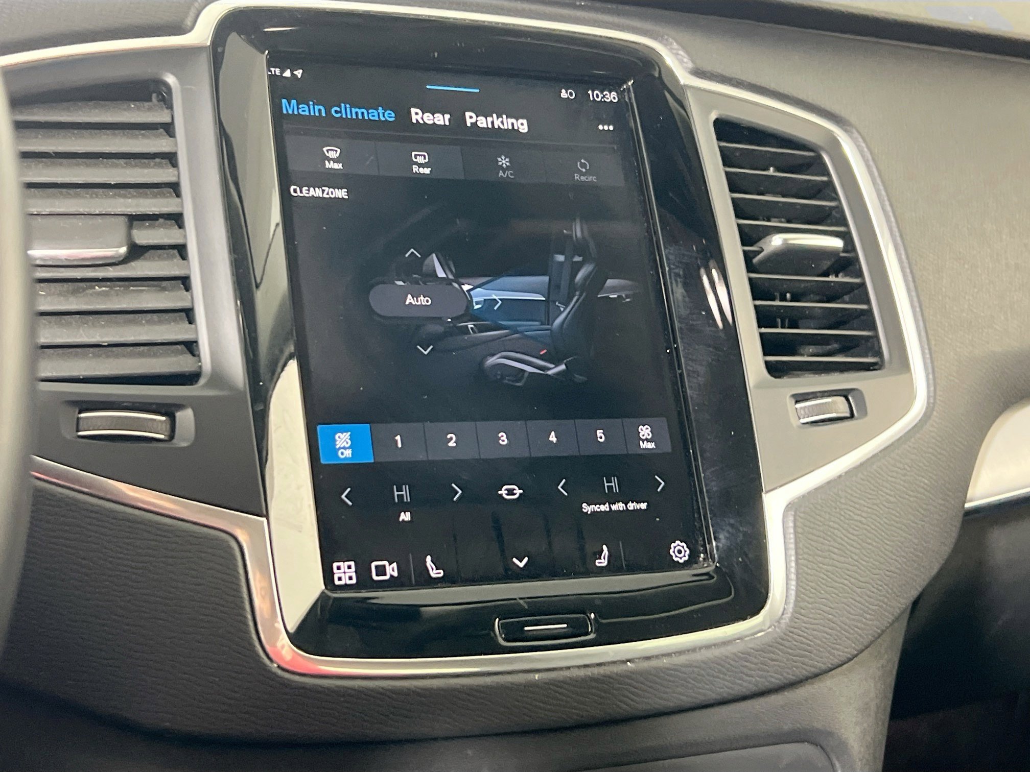 Used 2023 Volvo XC90 B5 Core w/ Protection Package Premier image 16